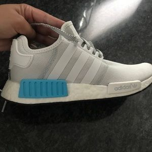 Adidas NMD_R1 women’s 8 1/2 tennis shoes